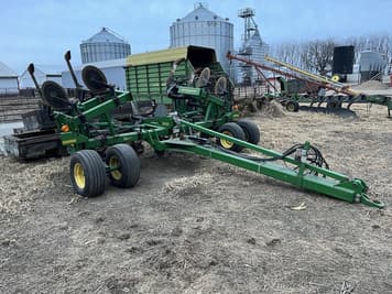 Main image John Deere 2100